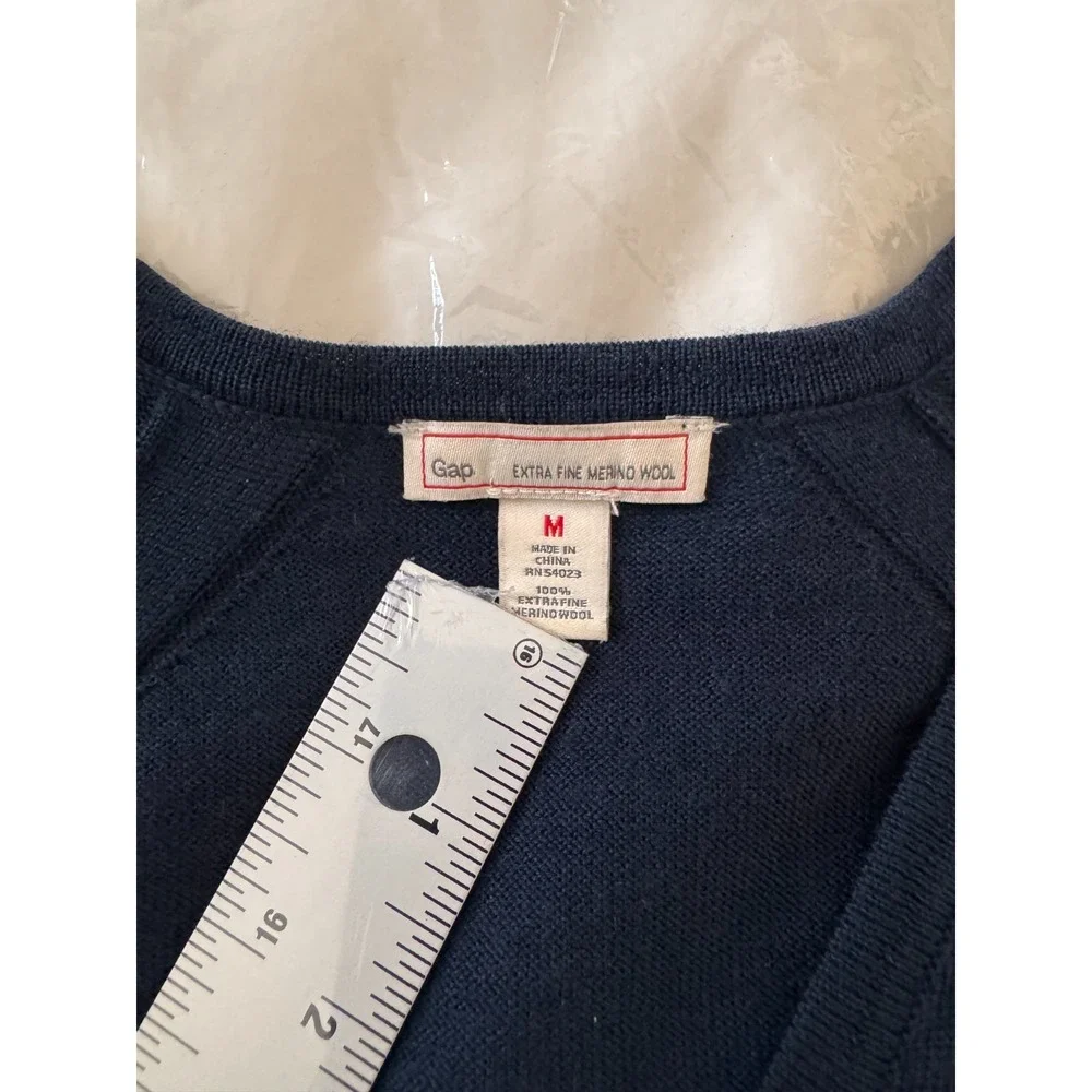 Gap Dark Navy V neck 100% Extra Fine Merino Wool Pullover Knit Sweater Sz M